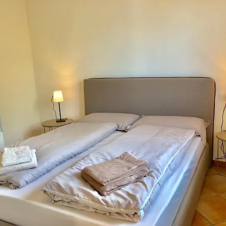 Residenza Ai Ronchi 3 4 7 8 דירה Maccagno